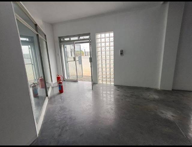 BUSINESS PROPERTY TO RENT IN LANSERIA